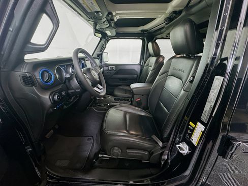 Used 2023 Jeep Wrangler Sahara image 13