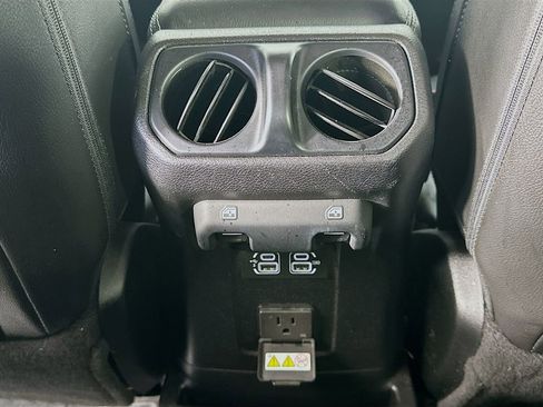 Used 2018 Jeep Wrangler Unlimited Sahara image 21