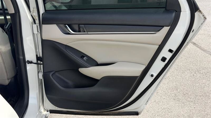 Used 2018 Honda Accord EX image 38