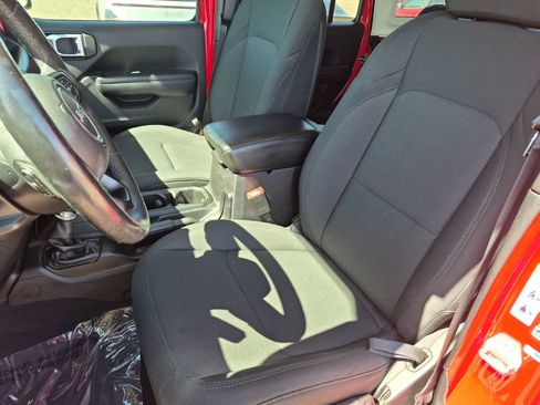 Used 2018 Jeep Wrangler Unlimited Sport S AWD/4WD image 16