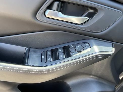 Used 2024 Nissan Rogue SV AWD/4WD image 26