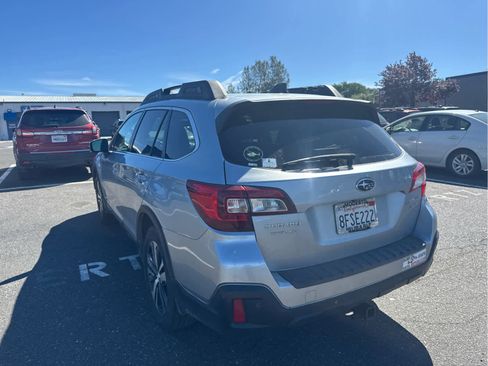 Used 2018 Subaru Outback 3.6R Limited image 7