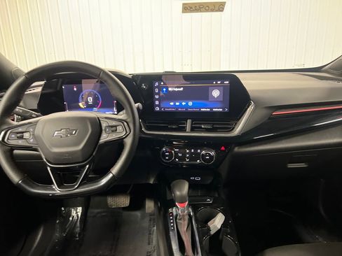 Certified 2025 Chevrolet Trax RS w/ Driver Confidence Package image 17