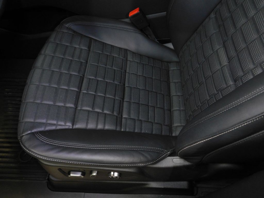 Used 2024 Cadillac Escalade ESV V w/ LPO, Floor Liner Package AWD/4WD image 35