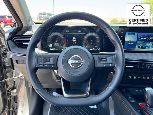 Certified 2025 Nissan Kicks SR FWD image 18