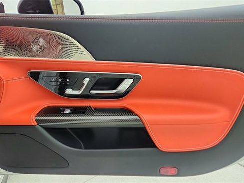 Used 2025 Mercedes-Benz SL 43 AMG w/ Driver Assistance Package image 23