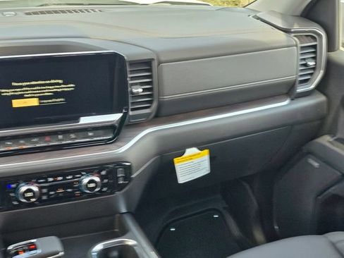 New 2026 GMC Sierra 1500 SLT AWD/4WD image 16