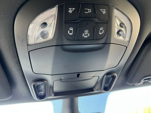 New 2027 Chrysler Pacifica Limited FWD image 47