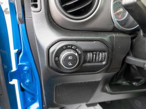 Used 2022 Jeep Gladiator Sport AWD/4WD image 17