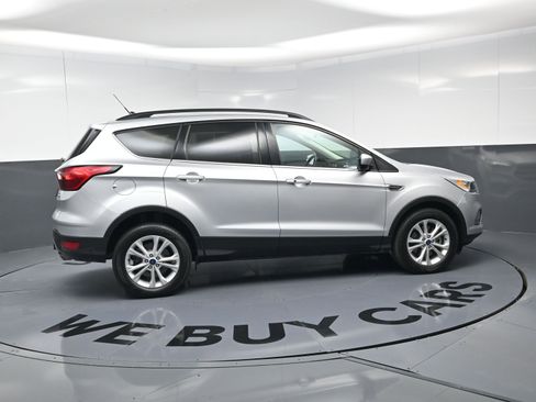 Used 2019 Ford Escape SEL image 10