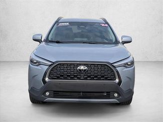 Used 2024 Toyota Corolla Cross XLE video 2