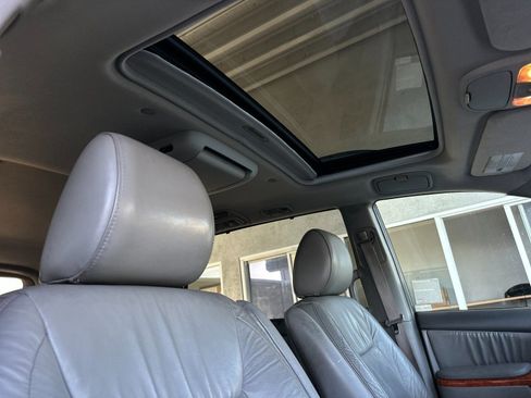 Used 2010 Toyota Sienna XLE image 17