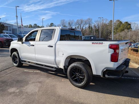 Used 2021 Chevrolet Silverado 1500 LT Trail Boss w/ Convenience Package II image 3
