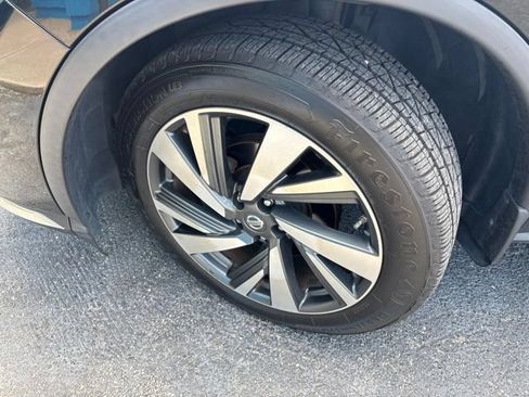 Used 2018 Nissan Murano Platinum w/ Cargo Package FWD image 2