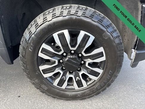 Used 2022 GMC Sierra 3500 Denali w/ Denali Ultimate Package image 9