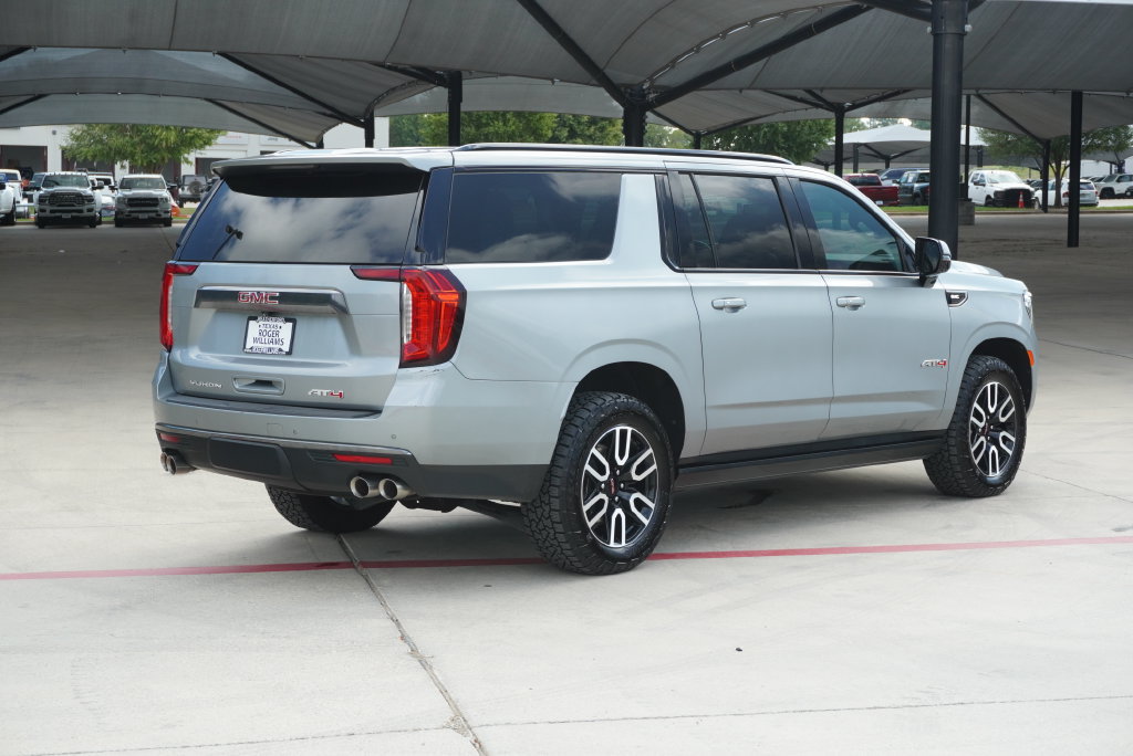 Used 2024 GMC Yukon XL AT4 w/ AT4 Premium Package AWD/4WD image 5