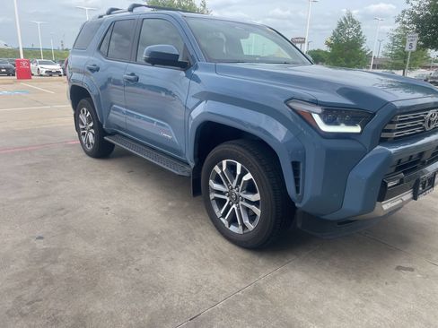 Used 2025 Toyota 4Runner Limited AWD/4WD image 5