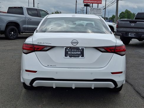 Certified 2025 Nissan Sentra SV FWD image 6