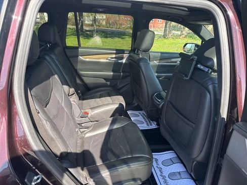 Used 2020 Cadillac XT6 Premium Luxury w/ Platinum Package image 14