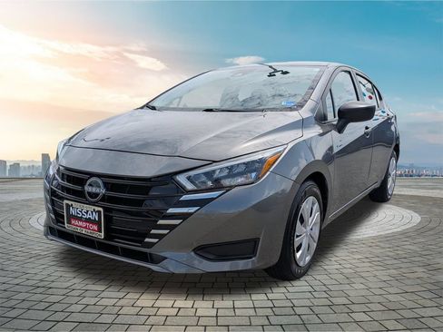 Certified 2025 Nissan Versa S FWD image 9