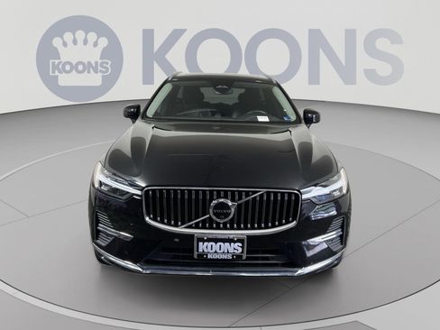 Used 2023 Volvo XC60 B5 Plus AWD/4WD image 4