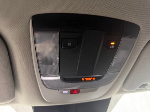 Used 2025 Kia Sorento S AWD/4WD image 20