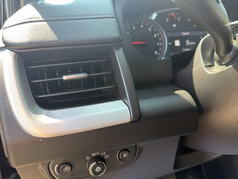 Used 2024 GMC Terrain SLT w/ Infotainment Package II AWD/4WD image 16