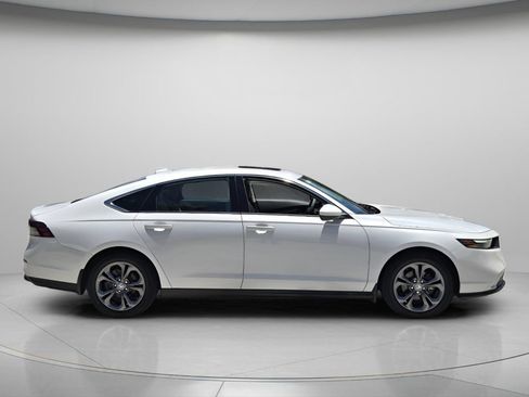 Certified 2023 Honda Accord EX image 3