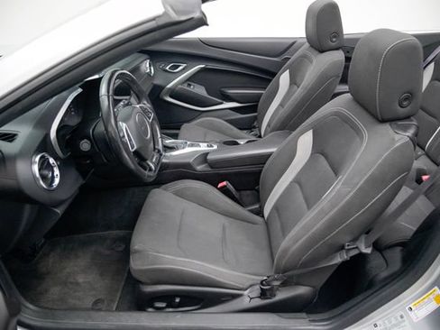 Used 2017 Chevrolet Camaro SS RWD image 23