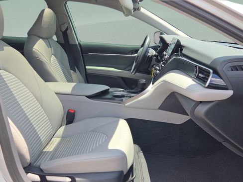 Used 2024 Toyota Camry SE FWD image 14