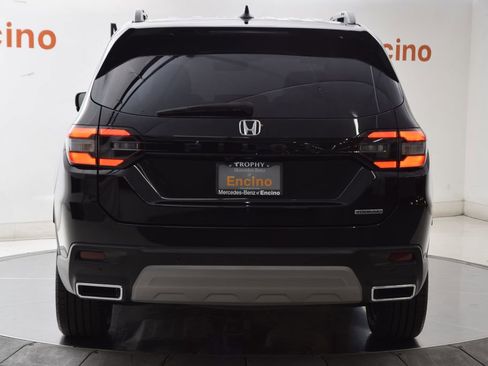 Used 2024 Honda Pilot Touring image 5