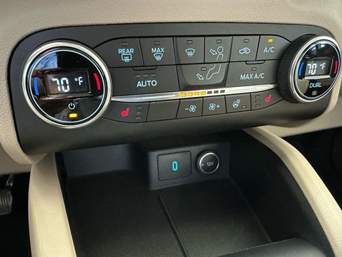 Certified 2020 Ford Escape Titanium AWD/4WD image 32
