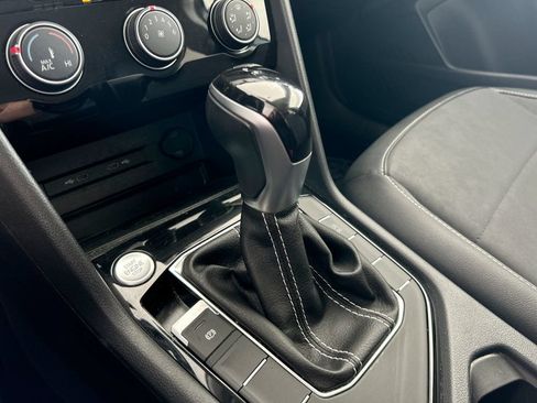 Certified 2023 Volkswagen Taos SE FWD image 31