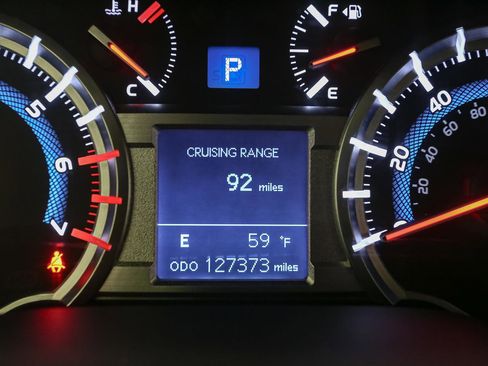 Used 2017 Toyota 4Runner SR5 AWD/4WD image 35