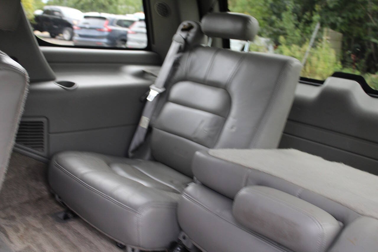 Used 2002 Cadillac Escalade AWD image 33