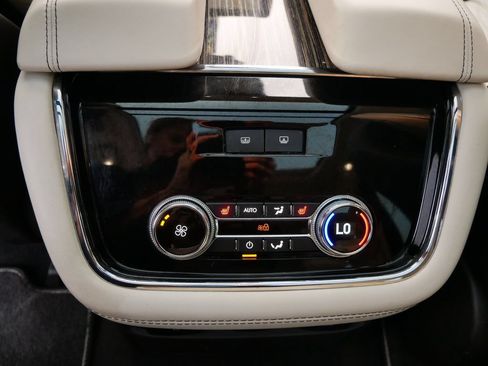 Used 2020 Lincoln Navigator Black Label w/ Cargo Convenience Package AWD/4WD image 12