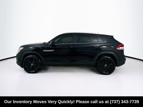 Used 2025 Volkswagen Atlas Cross Sport SE FWD image 4