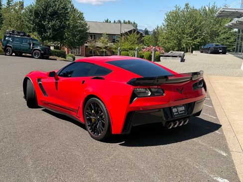 Used 2017 Chevrolet Corvette Z06 w/ Z07 Performance Package RWD image 17