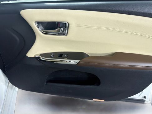 Used 2017 Toyota Avalon XLE Premium FWD image 32