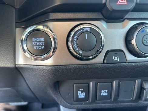 Used 2023 Toyota Tacoma TRD Sport image 11