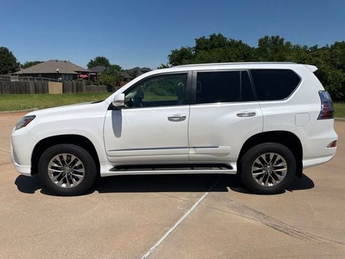 Used 2014 Lexus GX 460 Luxury AWD/4WD image 2