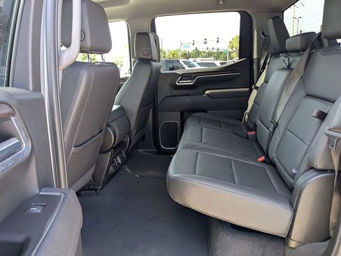 Used 2025 GMC Sierra 1500 SLT AWD/4WD image 13
