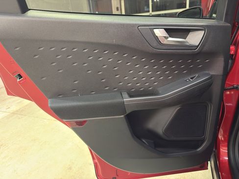 Used 2020 Ford Escape SE FWD image 29