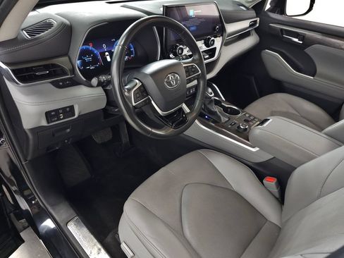 Used 2023 Toyota Highlander Limited AWD/4WD image 15