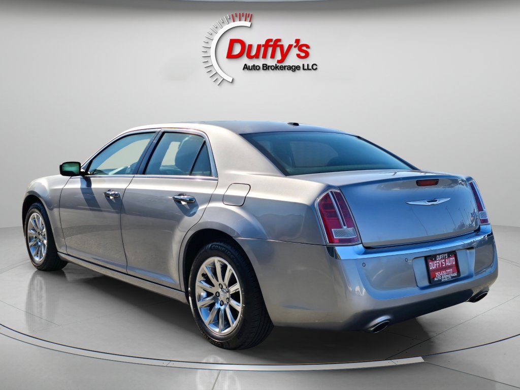 Used 2011 Chrysler 300 C RWD image 17
