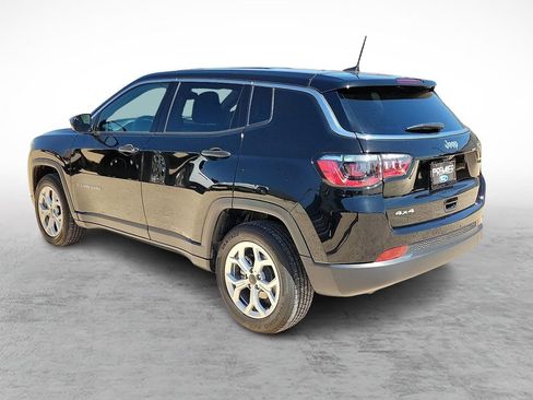 Used 2025 Jeep Compass Sport AWD/4WD image 7