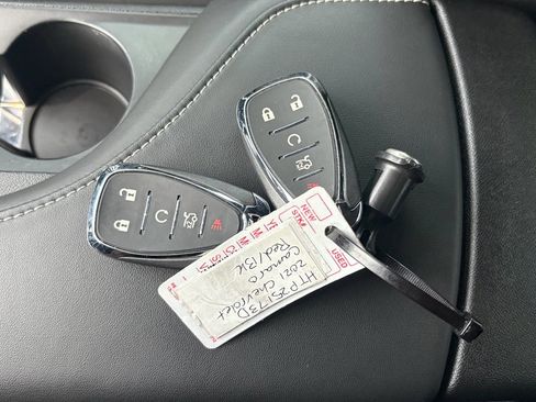 Used 2021 Chevrolet Camaro LT w/ Technology Package image 29