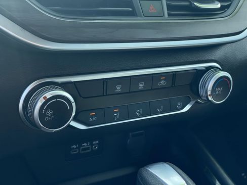 Used 2023 Nissan Altima 2.5 SV image 14