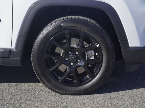 Certified 2026 Jeep Compass Latitude AWD/4WD image 10