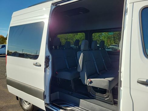Used 2025 Mercedes-Benz Sprinter 2500 image 35